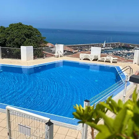 Bright 1br With Pool & Ocean Views Lejlighed