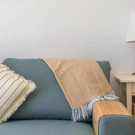 Bright 1br With Pool & Ocean Views